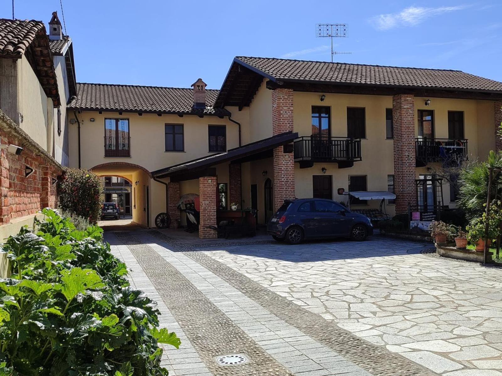 Sommariva del Bosco Al Calar Della Sera المظهر الخارجي الصورة